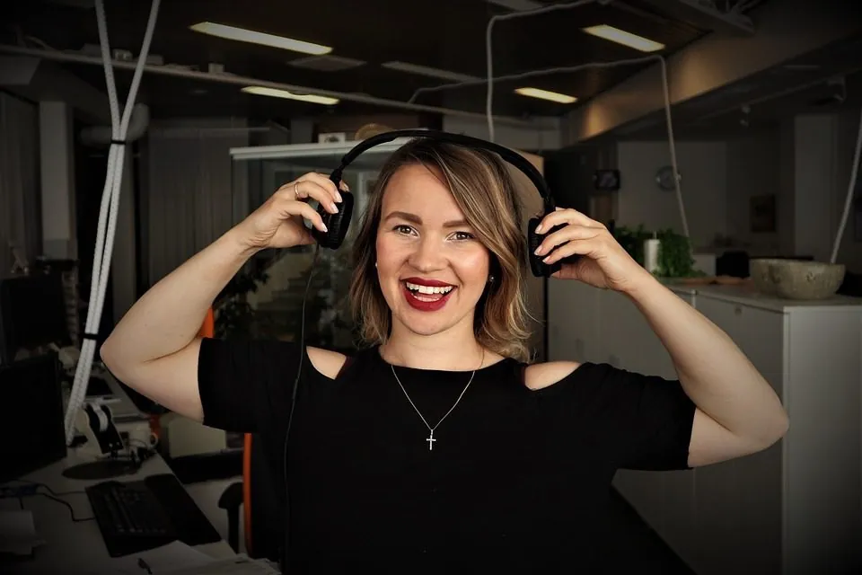 10 French Podcasts To Help You Get Fluent