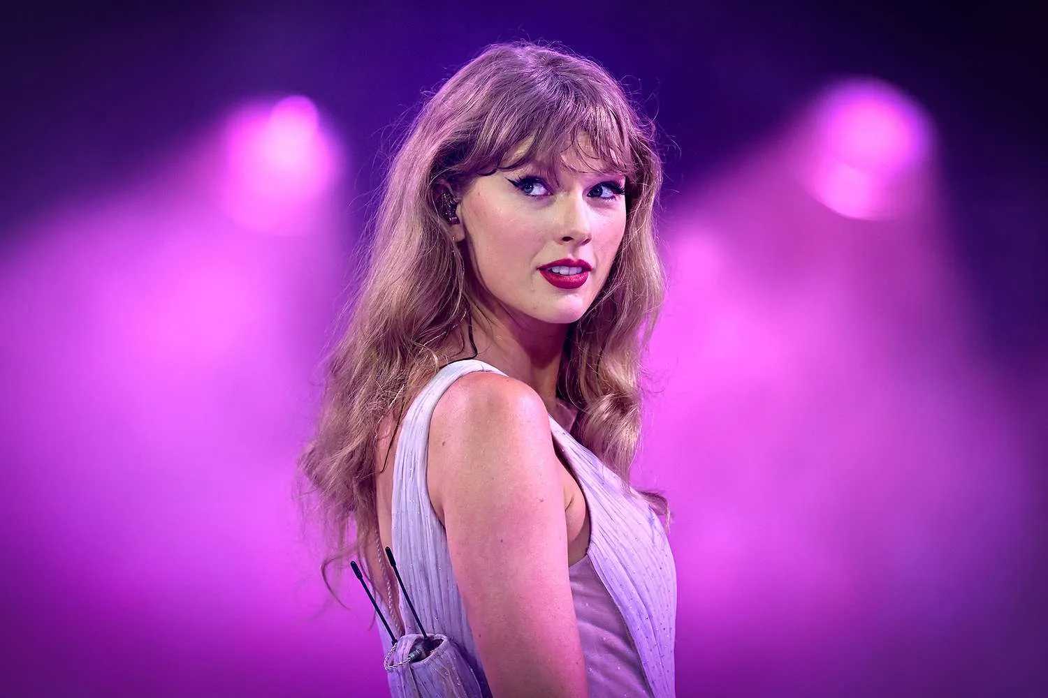 Learn English with Taylor Swift Songs